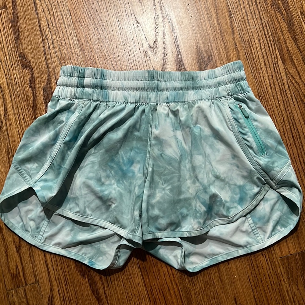 Lululemon Tracker 4” Short